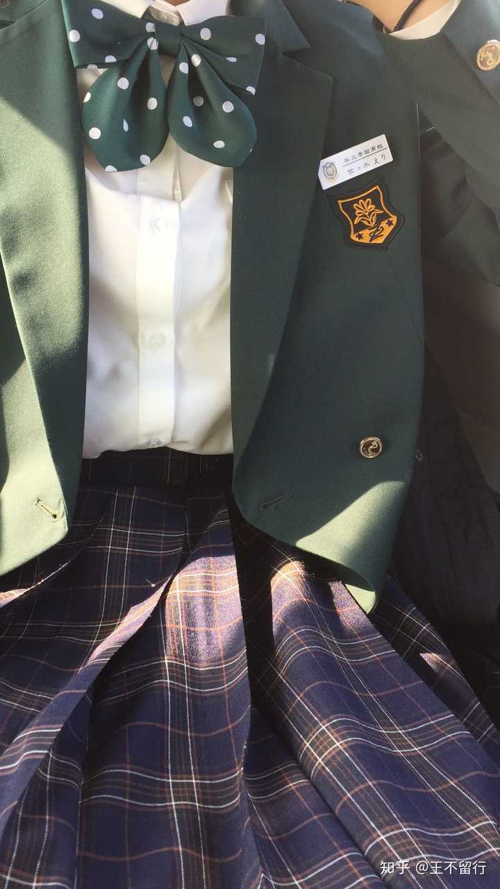 你最喜欢的穿jk制服/汉服/lo裙的照片是什么样子的呢?