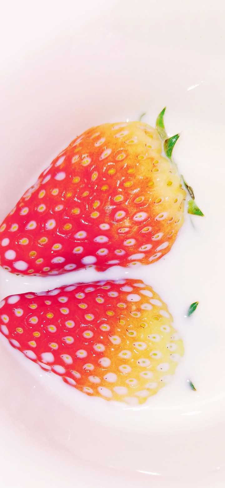 有没有哪些草莓的图片适合当壁纸?