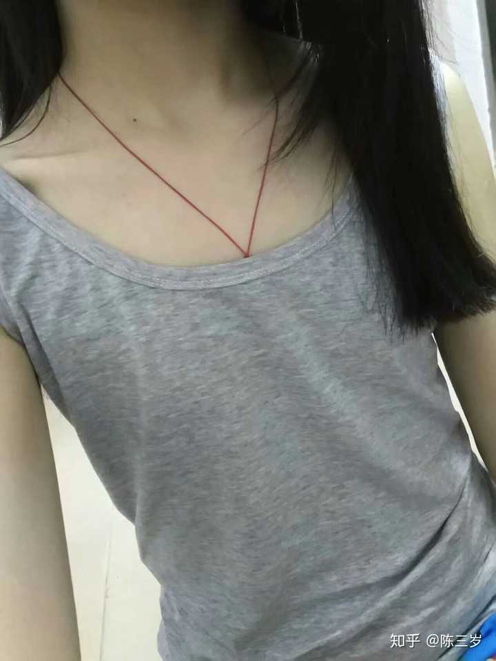 女生胸小是一种什么样的体验?