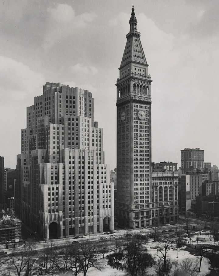 几年之后,1913年,高达241米,57层的伍尔沃斯大楼建成,这栋大楼仅仅比