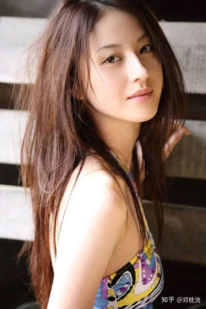 名字一样纯净~ 她是主播,所以截图都很神奇hhh 她老公也很绝 酒井法子