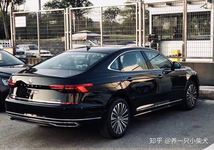 帕萨特2019款330精英和豪华选哪个好,有必要加两万买这些配置嘛?