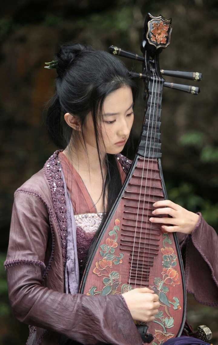 为什么在大部分外国影视作品中中国女孩都是丸子头?
