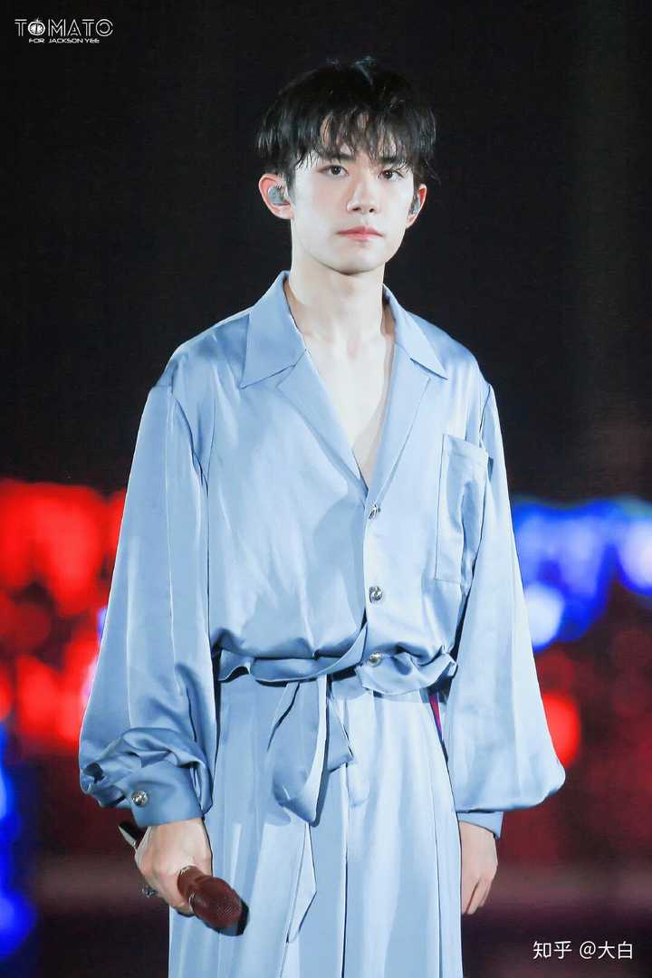 如何评价 tfboys 六周年演唱会易烊千玺的表现?