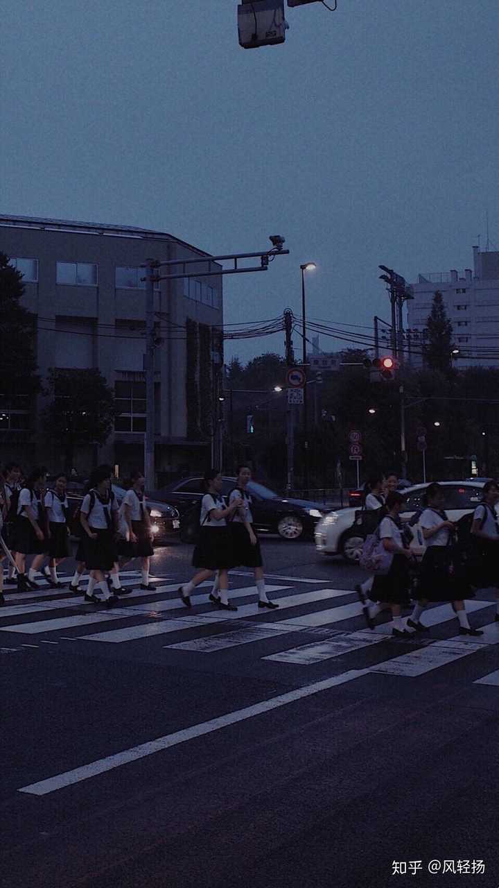 求适合男生使用的好看的的手机锁屏壁纸?