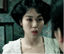 金属于牙齿摩擦的声音,女子之间暧昧的氛围,我体会到一种迷离而舒缓
