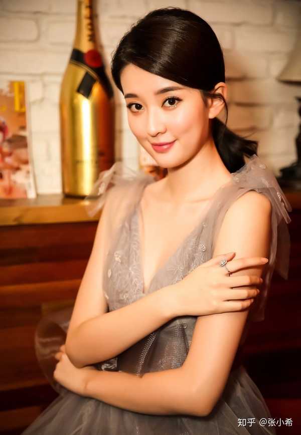 为什么乔欣的照片跟她在电视剧中不太一样?