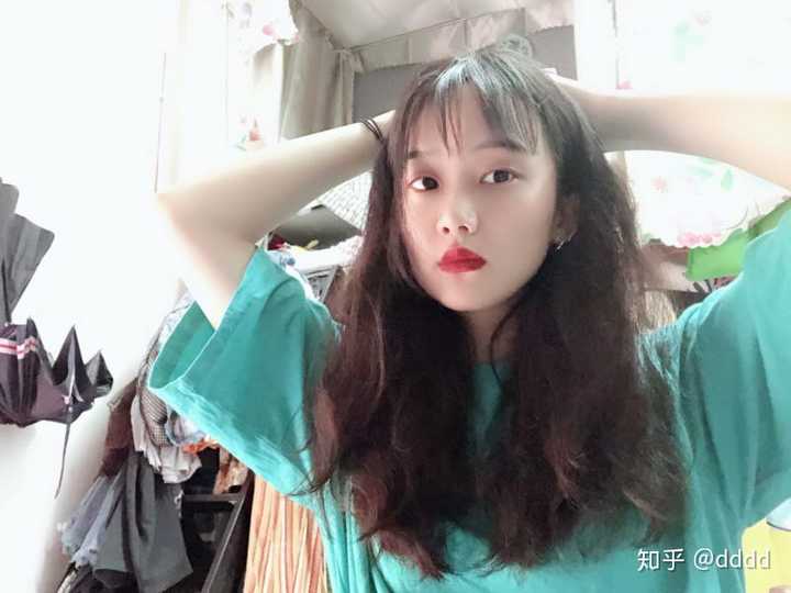 网恋对象一个月了,挺喜欢他的.昨天他突然发自拍给我