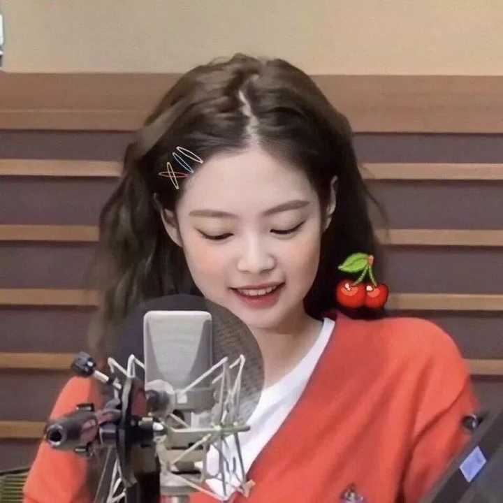 blackpink头像金珍妮,blackpink闺蜜头像四人 有没有blackpink成员金珍妮适合作头像的照片?