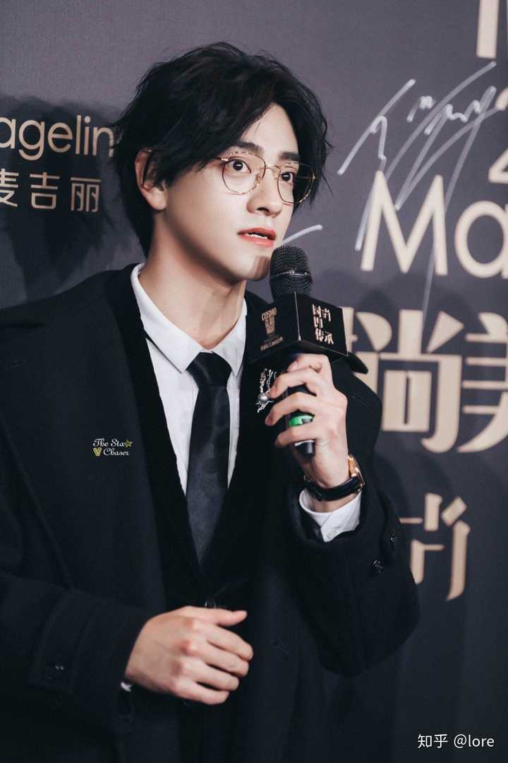 能发一些戴眼镜的帅哥斯文败类照片给我吗真的好喜欢啊
