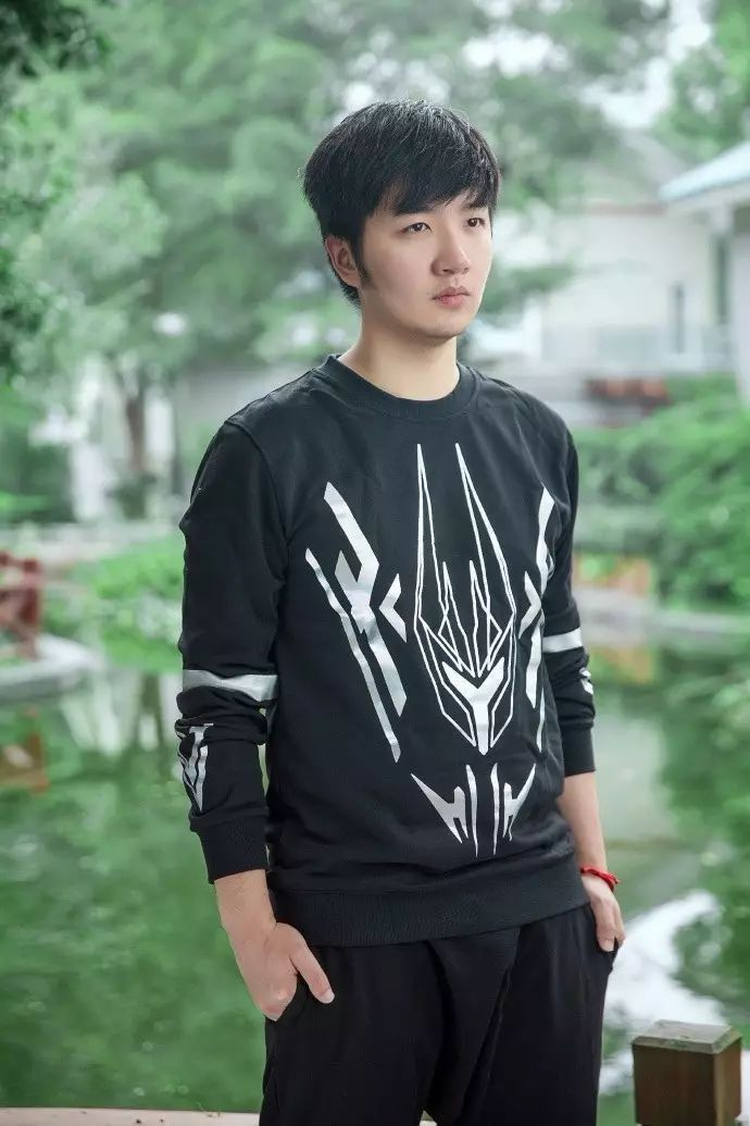 如何看待王者荣耀战队 estar 蹭英雄联盟著名选手诺言