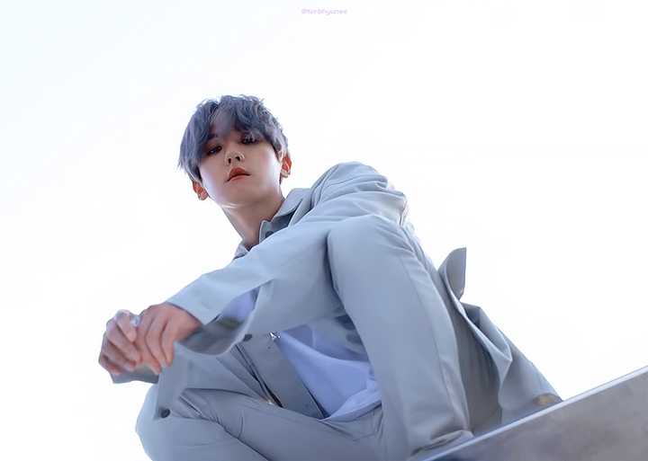 推荐一些exo成员的图(动图也包括,最好近期比较爆的图)?