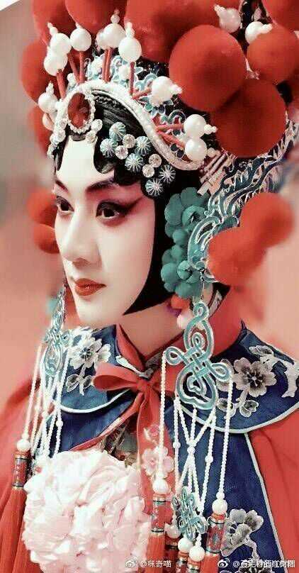 有没有适合做手机壁纸的京剧扮相?