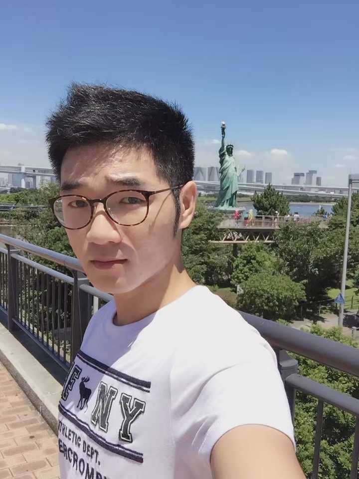 让自己整个人都自信起来,尽量别成为油腻的中年大叔