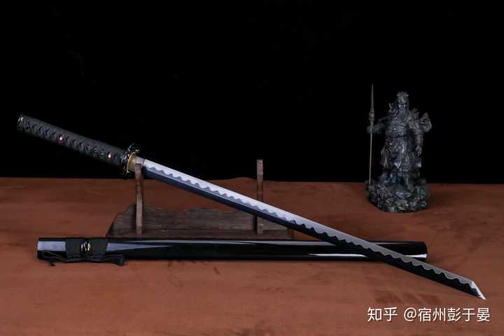最好的刀都在大玩家手里 要不就在博物馆放着  有名有姓的刀仿品一大