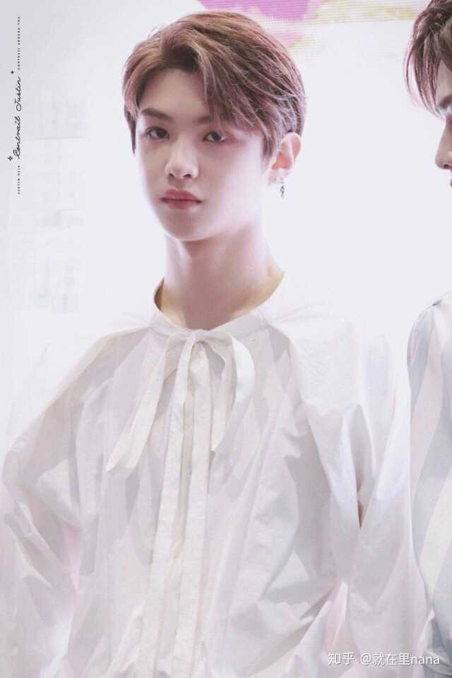 如何评价黄明昊(justin?