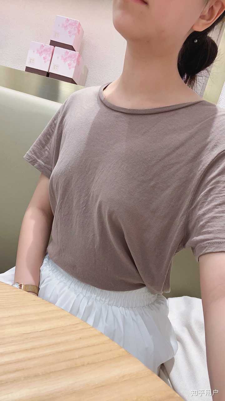 妹子们怎么做到真空外出不尴尬