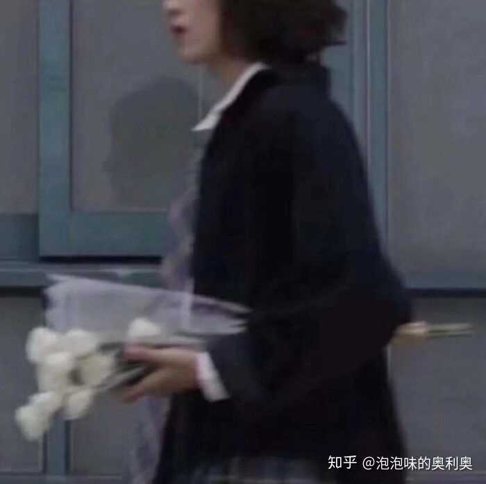 有没有那种男生穿西装的情侣头像?