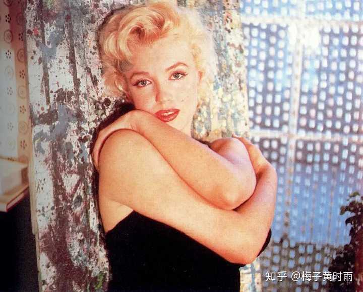 求一些玛丽莲·梦露(marilyn monroe)年轻时的美照?