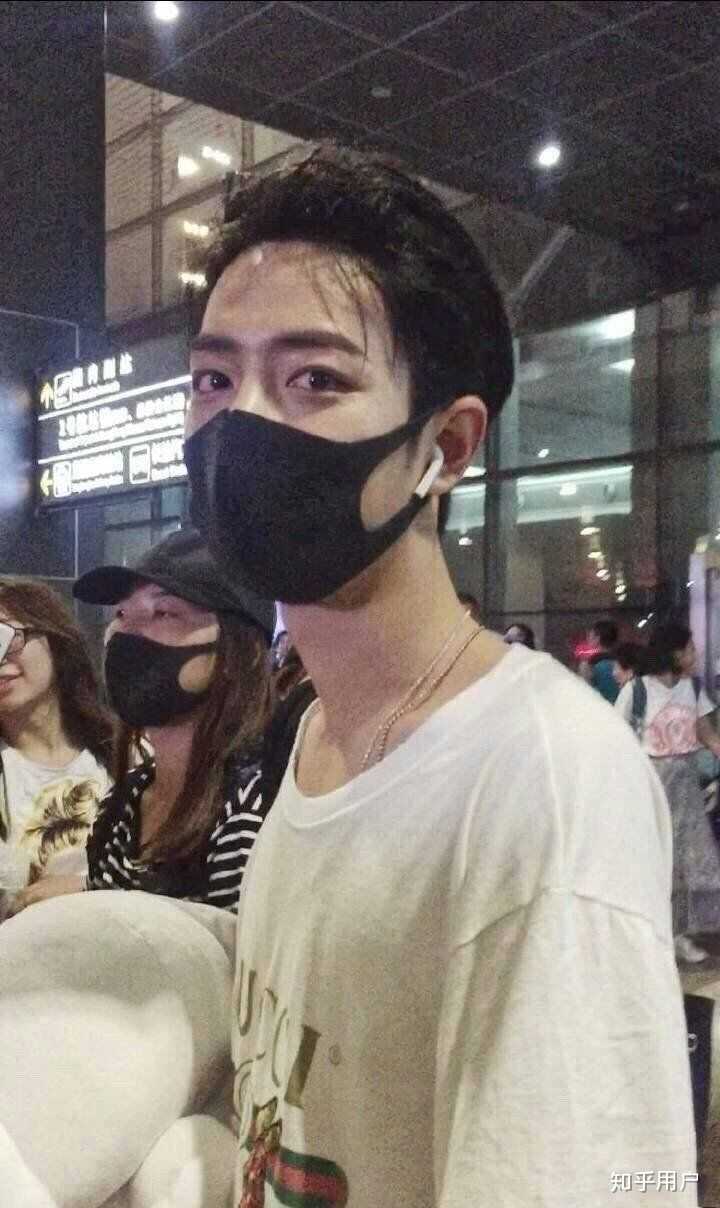 如果只能选择肖战的一张照片出圈,你会选择哪一张?