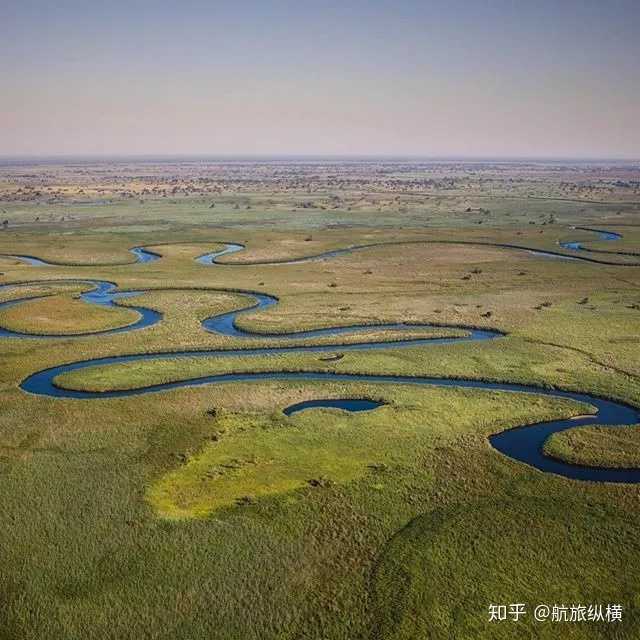 非洲大陆高原面积广阔,海拔 500 米- 1000 米的高原占非洲面积的 60