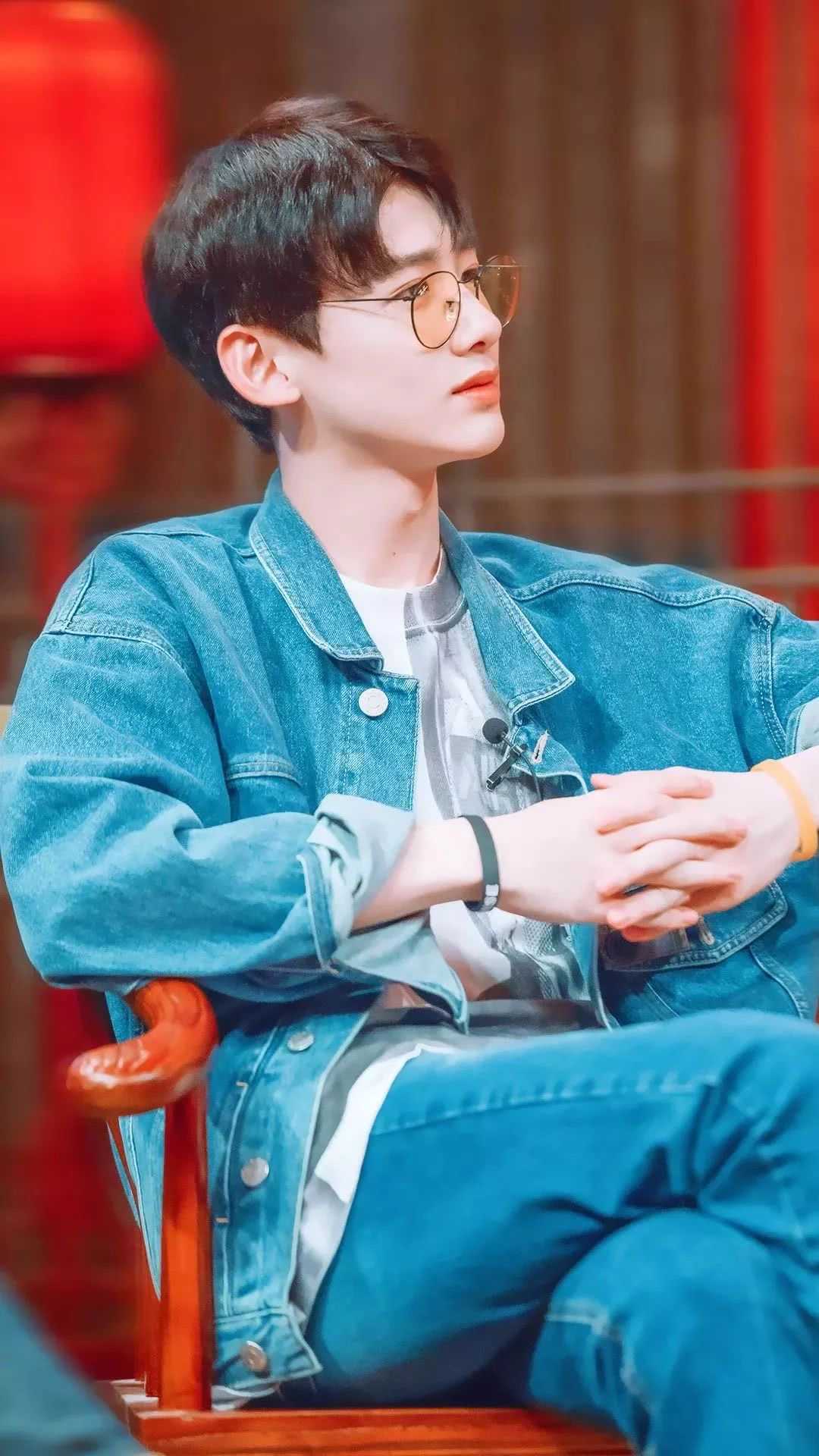 姐妹们,求白敬亭高清壁纸帅图?