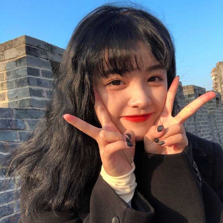 有哪些适合女生微信使用的头像?