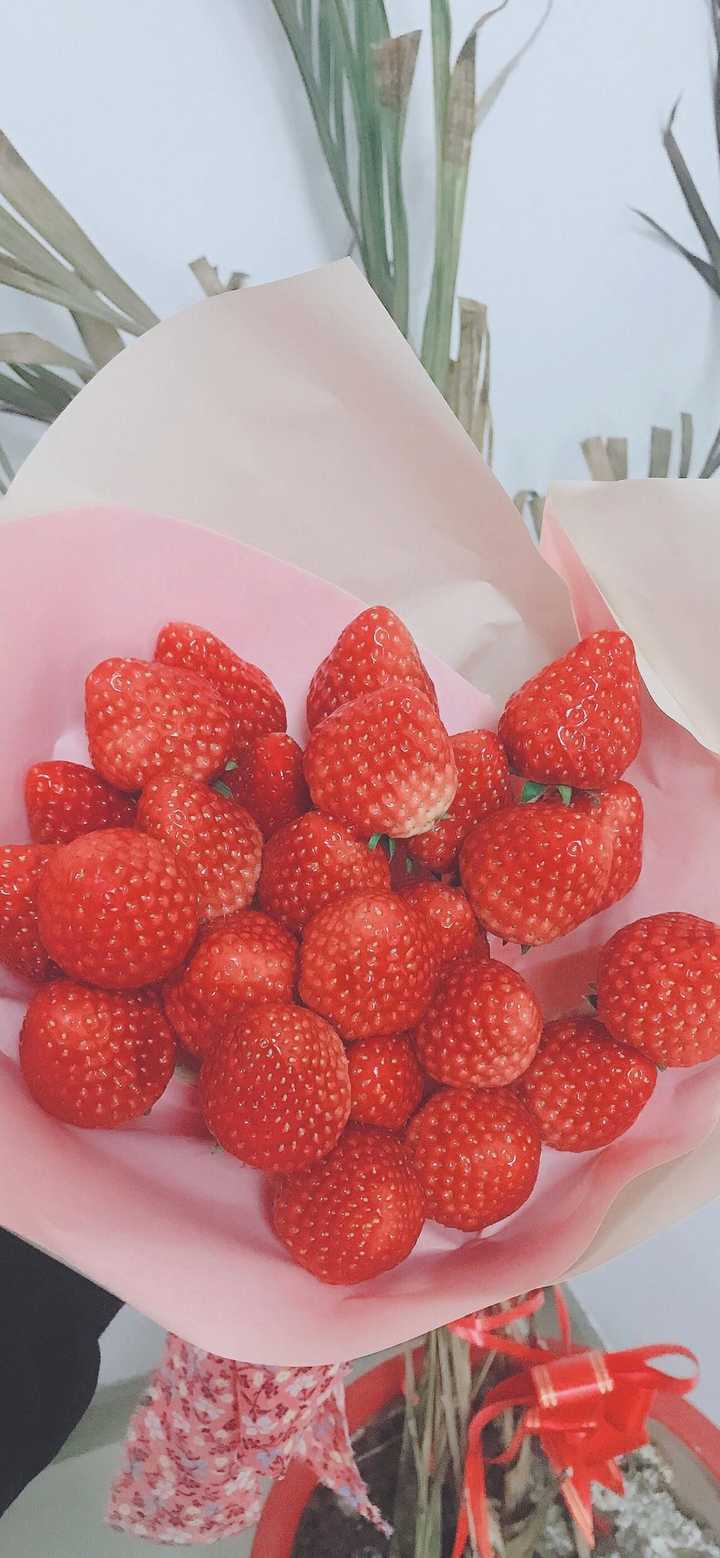 有没有哪些草莓的图片适合当壁纸?
