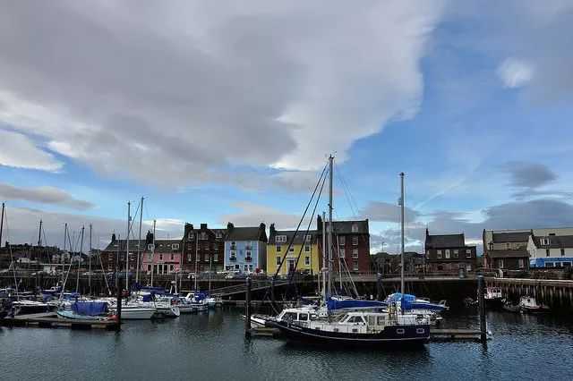 景点推荐: 阿伯丁港口(aberdeen harbour) 阿伯丁是海港城市,其港口