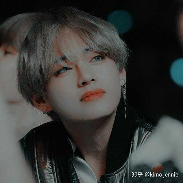 梦见大家一起吃饭我和老婆吵架了，解读梦境中的情感纠葛与家庭和谐