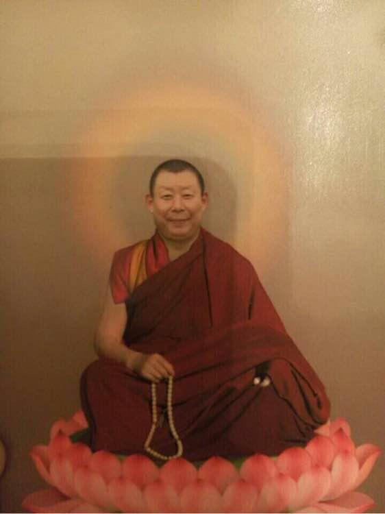 想问问西藏活佛是怎么定义的,有没有洛桑丹真这个活佛?