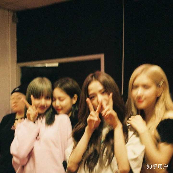 blackpink葬爱小卡图,blackpink葬爱 如果blackpink被爆恋爱,会对团体的发展造成多大影响?