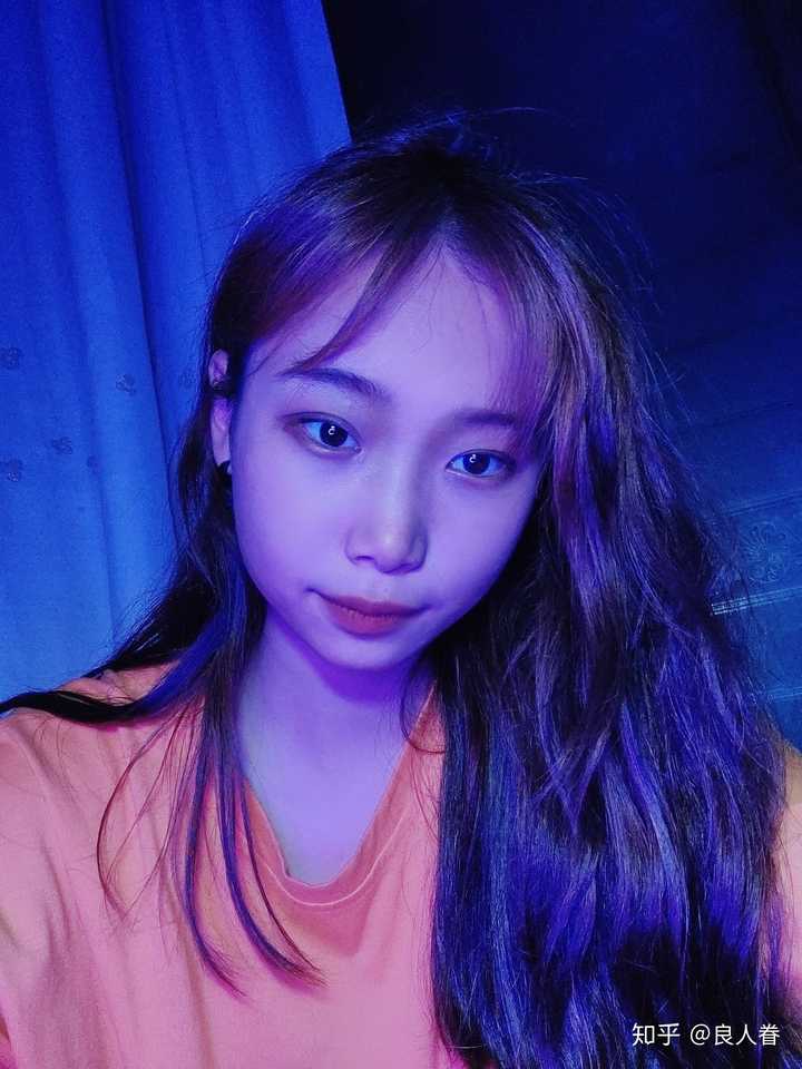 为什么女生那么爱自拍?
