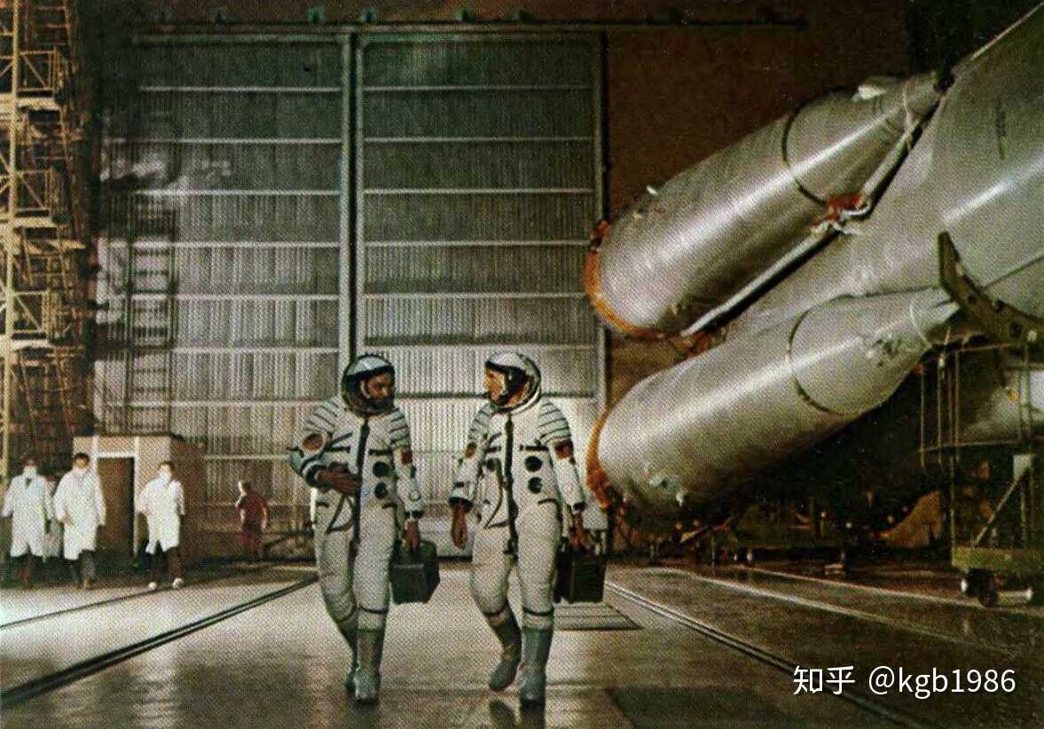 1981年加加林升空20周年出版的《苏联航天… - 知乎