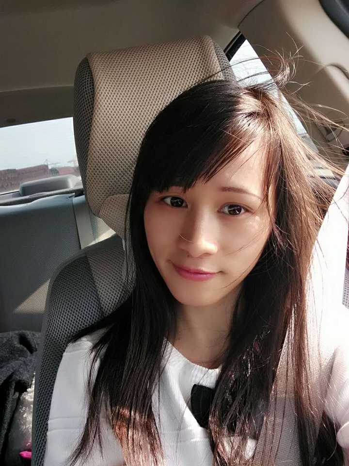 女朋友长得好看是怎样的体验?