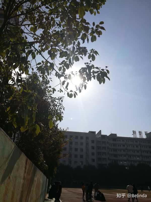 如何看待鸡窝山第一高中【湖南交通工程学院】半军事化管理,强制早晚