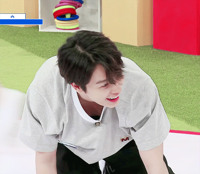 下载了微博里找得到的～全部都下了哈哈 其实什么发型对李东海来说真