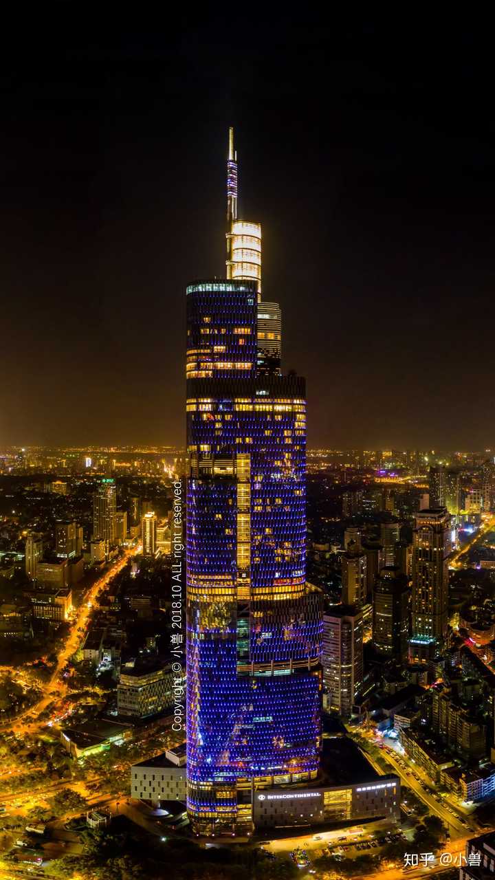 站在哪里对南京紫峰大厦拍摄角度最佳?