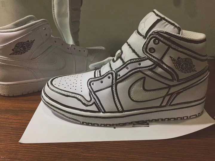 请问自己手绘描边nikeairforce1板鞋的成功率有多少