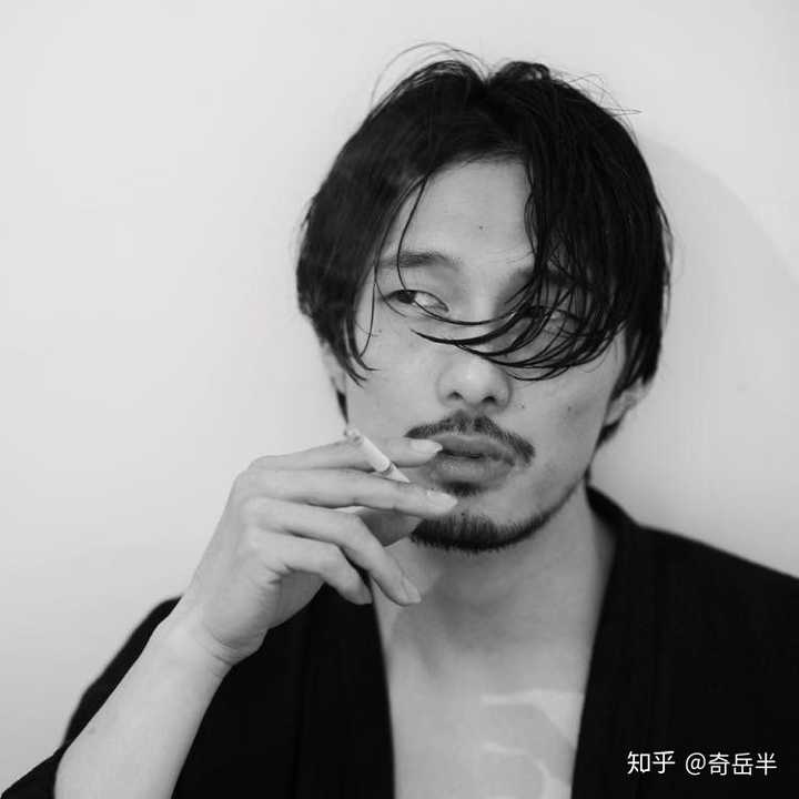 有没有见过男人抽烟特别帅的照片或视频?