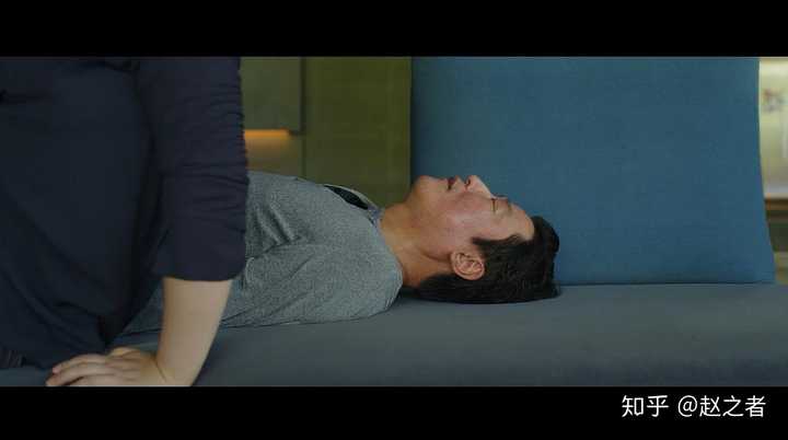 如何评价奉俊昊导演的电影《寄生虫》?