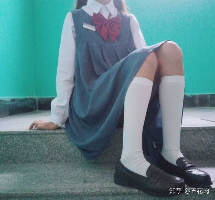 jk 制服下面一定要穿皮鞋吗?