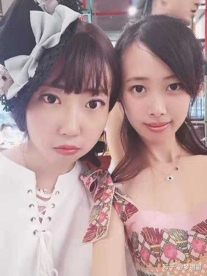 女生和女装大佬谈恋爱是什么感觉?