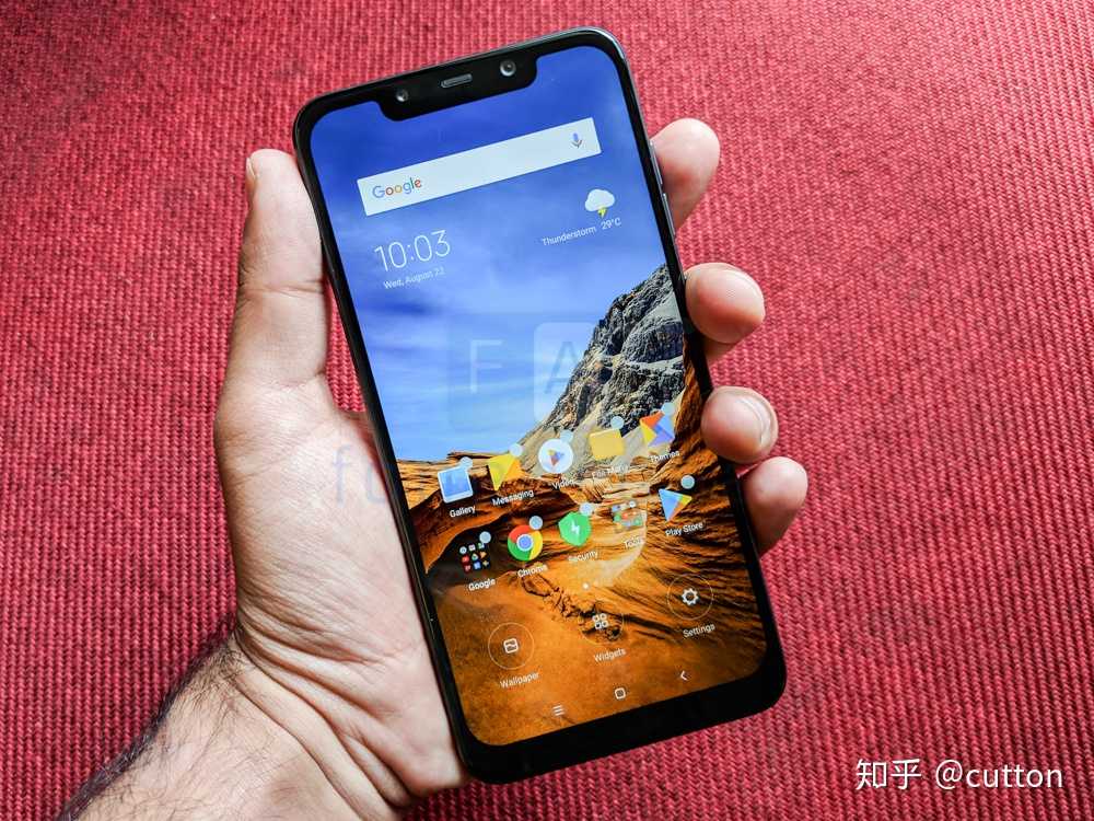 种草pocophone f1了,骁龙845 ufs2.1性能高,lcd屏幕不晃眼,有3.