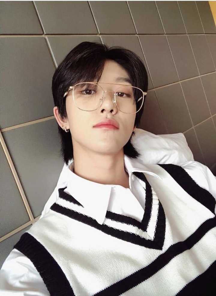 中国line文俊辉与徐明浩的俊八兄弟情让我想要了解seventeen这个组合
