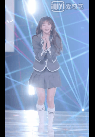 怎样看待lisa跳的《青春有你2》的主题曲《yes! ok!》