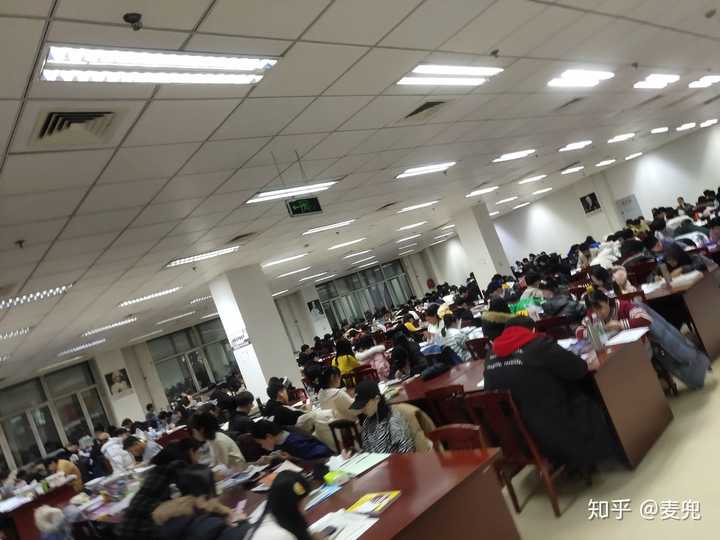 佳木斯大学的自习室和图书馆什么情况?学生会如何?老师管的宽吗?