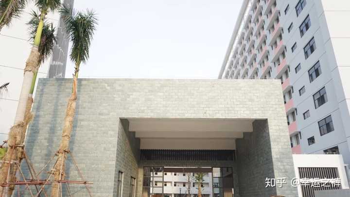 海南大学紫荆公寓二号楼条件怎么样啊?有没有实图可以
