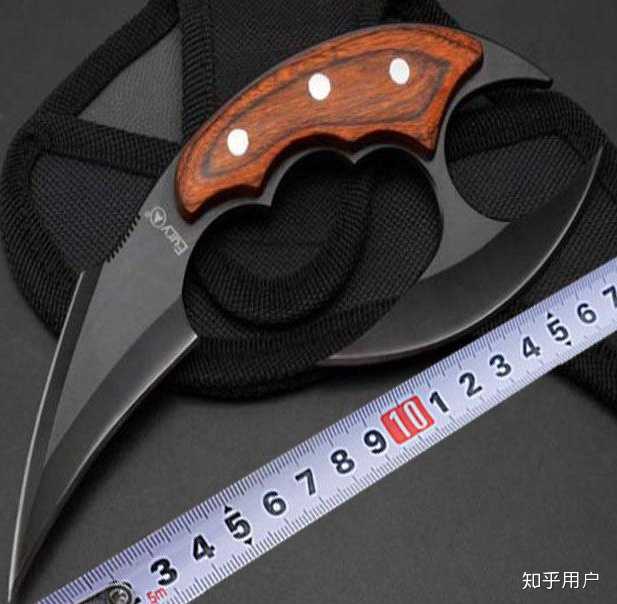 哪一款刀具设计最适合近身格斗?