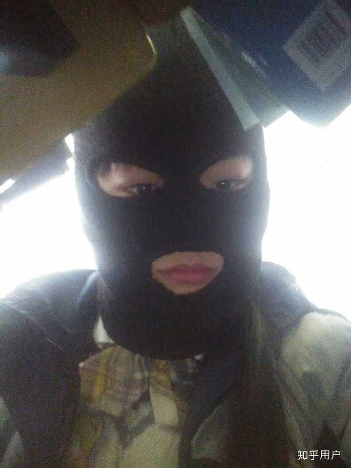 前几天我喜欢的男孩子买了悍匪头套 他传纸条让我试试,然后我就试了试